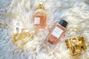 Les parfums : un voyage à travers l’histoire et l’art de la perception olfactive